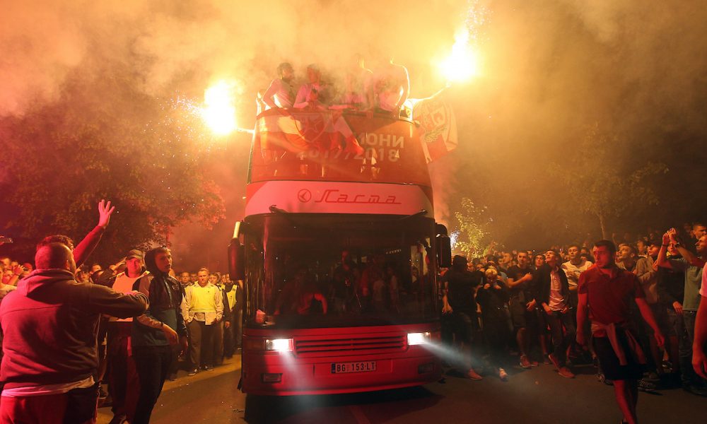 Zvezda pokazala stari i novi autobus, navijači odmah napravili poređenje