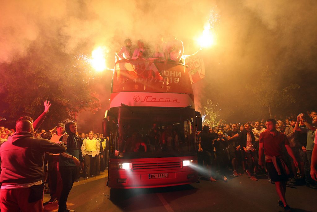 Zvezda pokazala stari i novi autobus, navijači odmah napravili poređenje