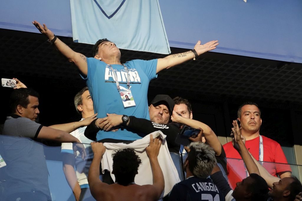 ARGENTINCI SKRENULI S UMA „Pošaljite Maradonino srce na Mundijal! Ako Bog da, biće pored trofeja“…