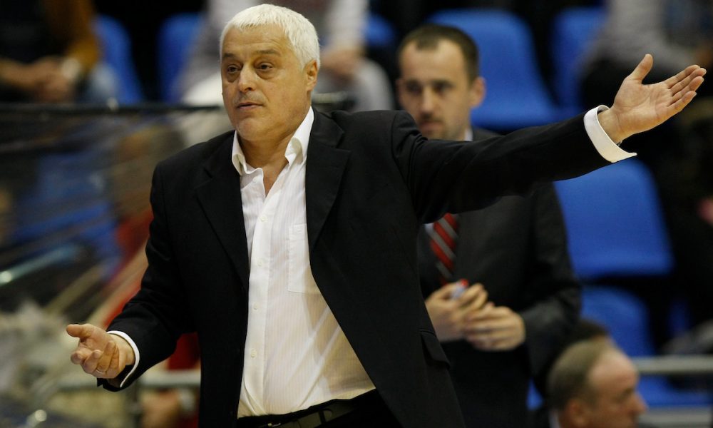 ŠALJU LJUDE DA SE IŽIVLJAVAJU NA MENI! Muta ponovo opleo po arbitrima: Sude lopovi koji treba da budu izbačeni iz lige