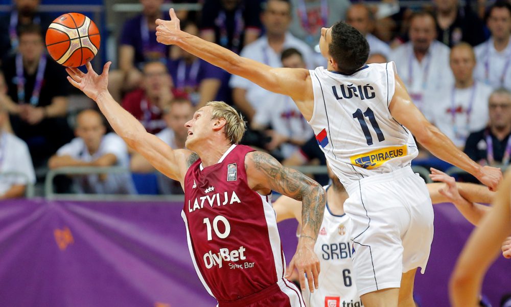 UŽAS Čuveni košarkaš izvršio samoubistvo posle razvoda! Ostavio poruku: „Pozovite Anu“