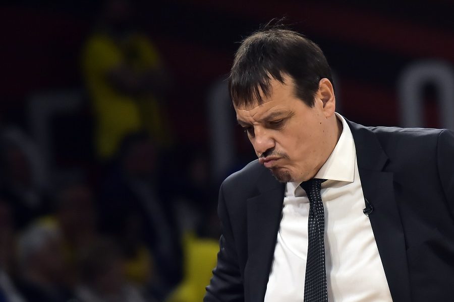 KAKVO PONIŽENJE! Olimpijakos osvojio Superkup dozvolivši Panatinaikosu svega 11 poena za poluvreme