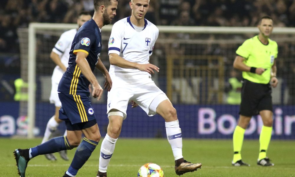 NIJE ŽELEO DA IGRA PROTIV RUSIJE, A SADA JE POTPISAO ZA CSKA Pjanić predstavljen na belom konju, pa prošao novinarsko rešeto!