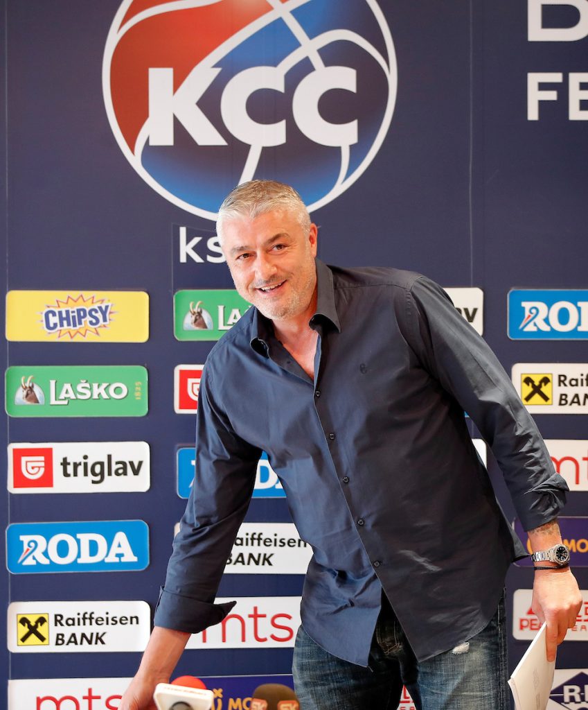 DA LI JE DANILOVIĆ OVOM IZJAVOM IZMEĐU REDOVA „POTKAČIO“ JOKIĆA? Pitaš ga kako si, a on kaže reći će ti moj menadžer! (VIDEO)