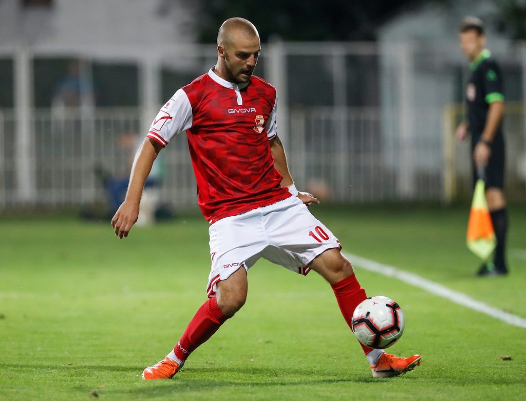 NAPUSTIO TOBOL Srpski vezista otišao u Kinu