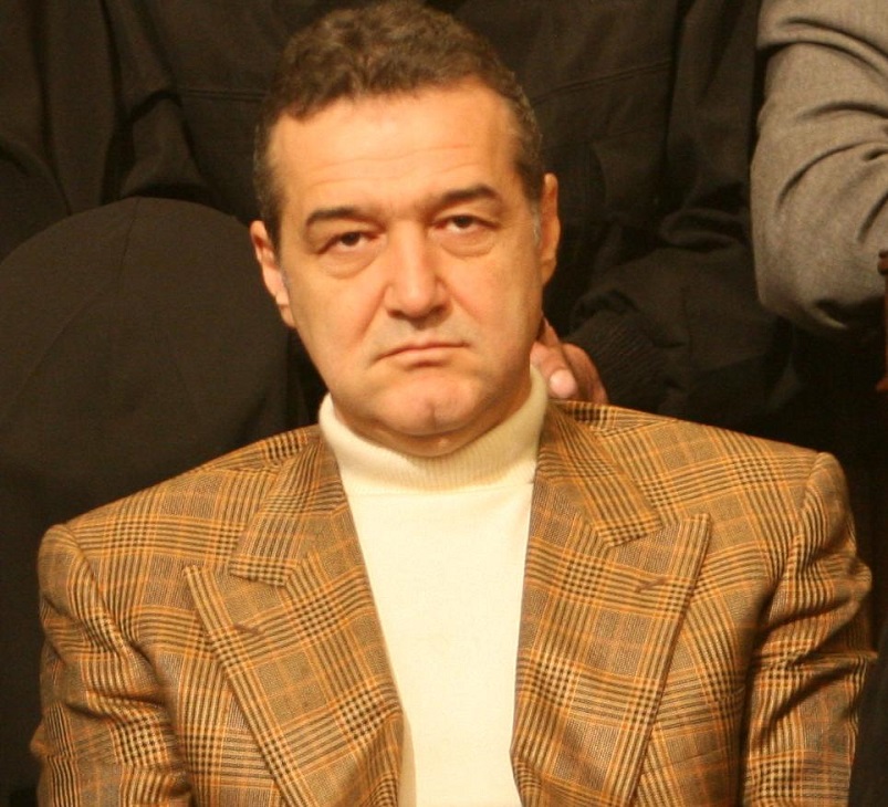 Vlasnik FCSB besan na igrače pred meč sa Zvezdom: Da mu dam štikle?