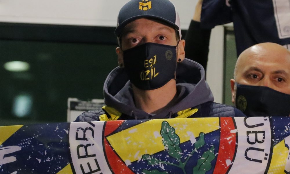ŠOK U ISTANBULU Ozil izbačen iz Fenerbahčea!