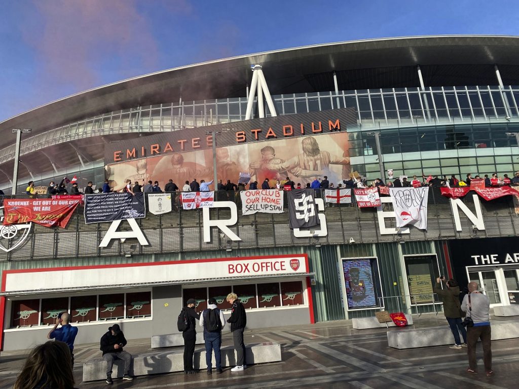 „POKVARILA SE NAVIGACIJA“ Arsenal ne zna gde igra! „Tobdžije“ otišle u pogrešan grad, meč otkazan!