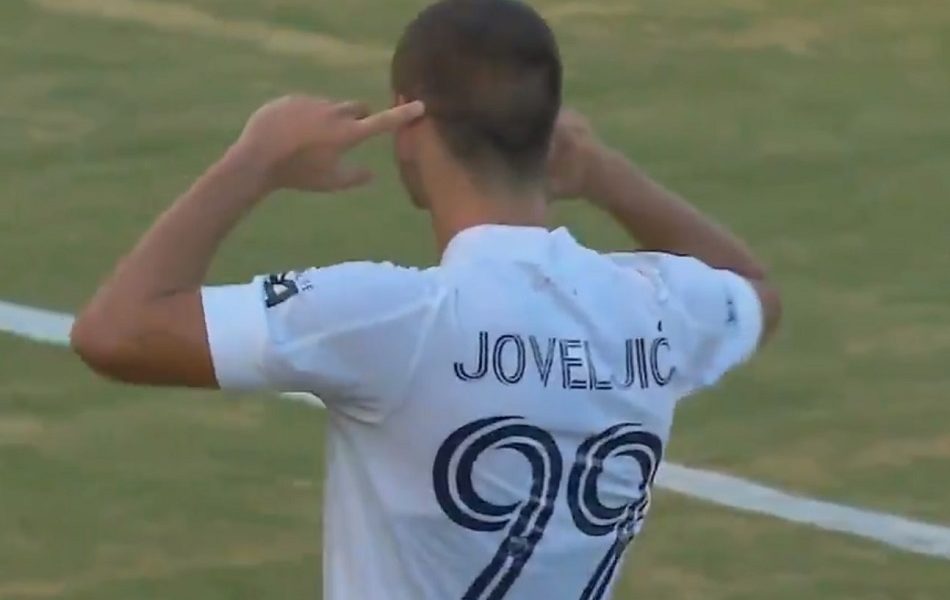 USPON U AMERICI Joveljić dobio dve nagrade, pa zatresao mrežu (VIDEO)