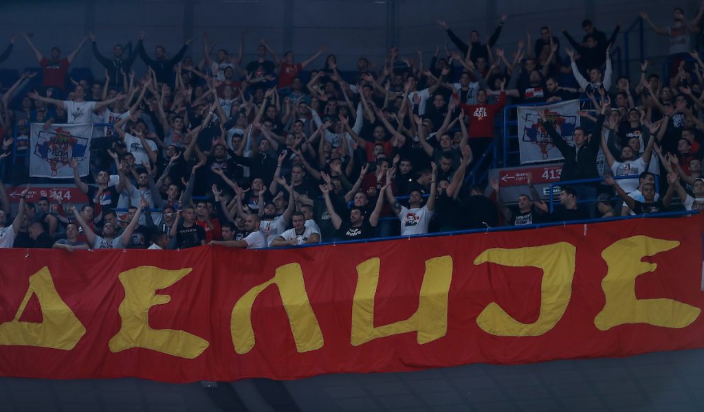 ČEKA NAS „VRUĆ“ DERBI „Delije“ u korteu do Arene (FOTO)