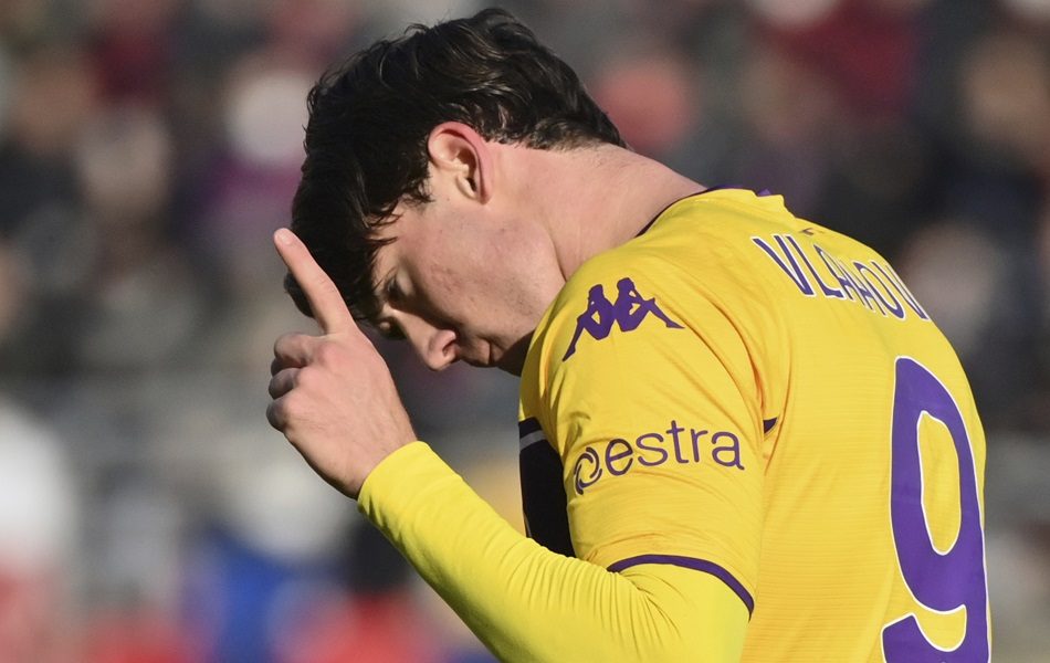 FLEŠ SA „ČIZME“ Trener „viole“ moli Boga da se transfer pijaca zatvori, a Juve nudi Vlahoviću platu od koje se zavrti u glavi…