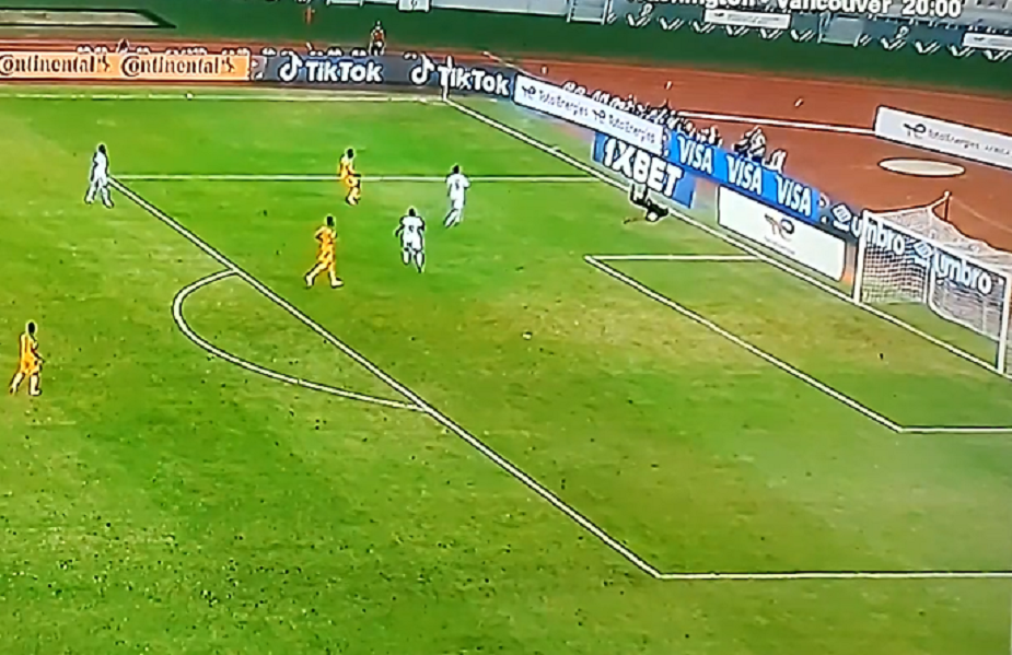 OKRUGLA I NEMA DRŠKU Novi šou na AKN – greška golmana Obale Slonovače koja će se godinama vrteti na TV špicama (VIDEO)