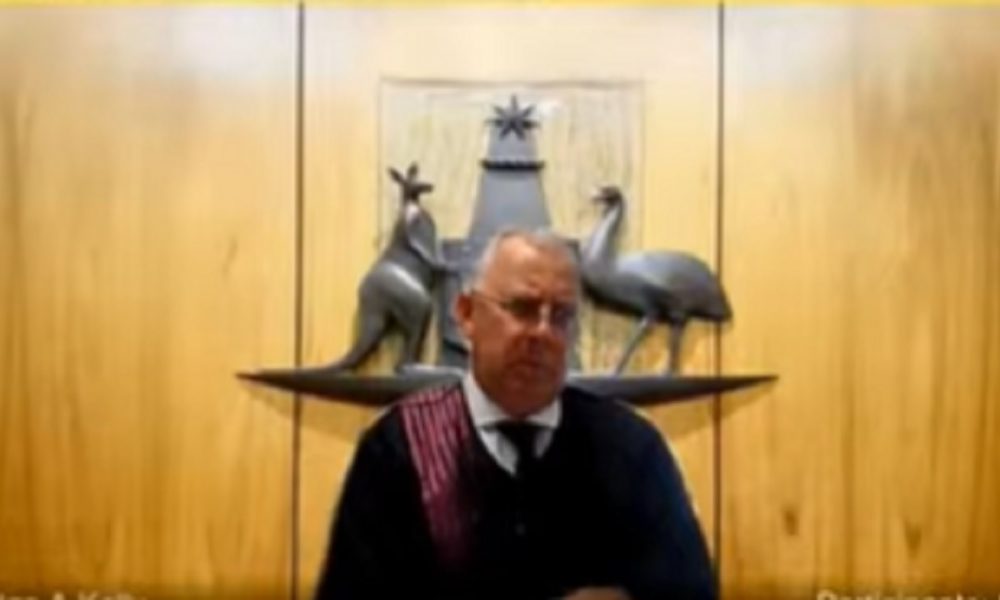 Suđenje je počelo! Srbi se okupili ispred zgrade suda (VIDEO)