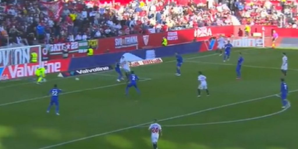 ČAROLIJA Španac pored Srbina postigao velemajstorski gol (VIDEO)