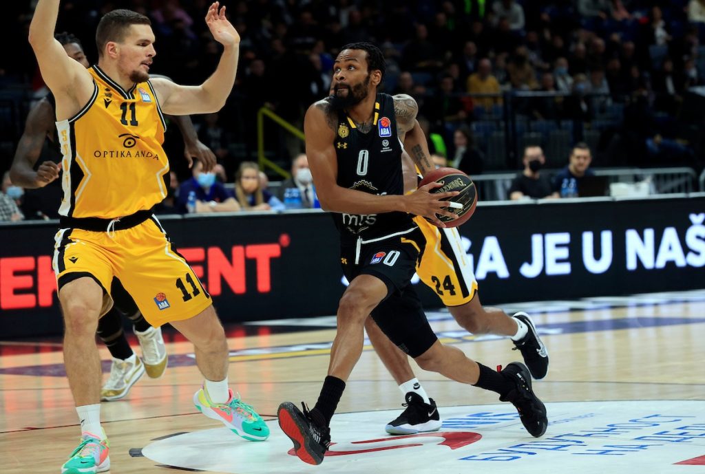 POLUVREME U ARENI Partizan demolira prepolovljeni Split, dozvolio rivalu 17 poena za poluvreme!