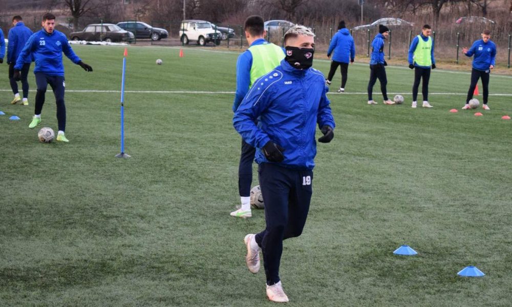 Na pripreme u Antaliju otputovali i fudbaleri Radnika iz Surdulice