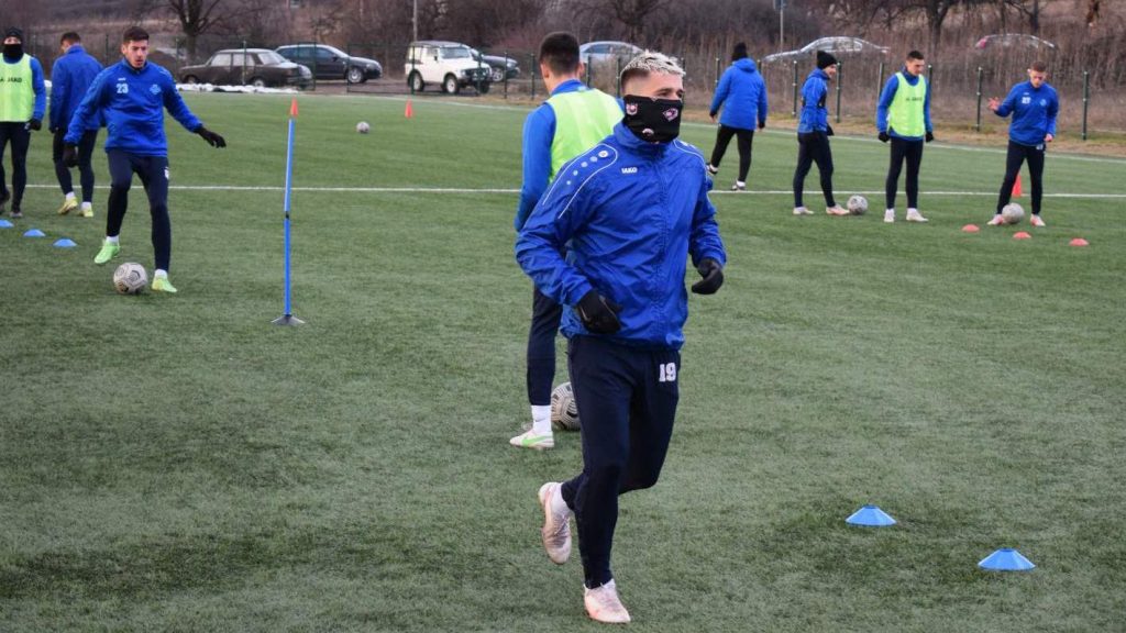Na pripreme u Antaliju otputovali i fudbaleri Radnika iz Surdulice