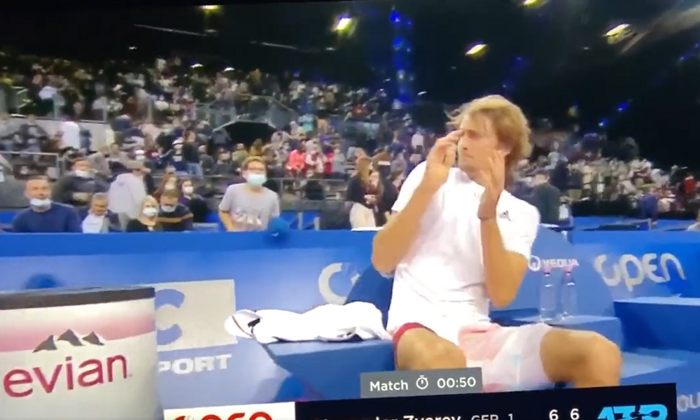Zverev lako savladao Manarina, a onda je usledio šok (VIDEO)