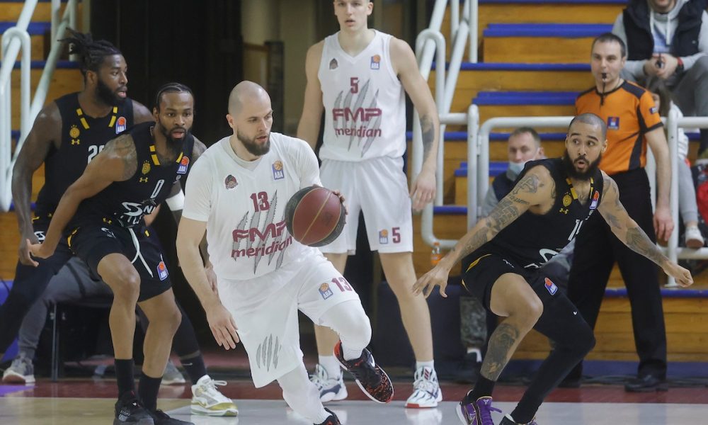 POLUVREME U ŽELEZNIKU Partizan u problemu, FMP na plus šest