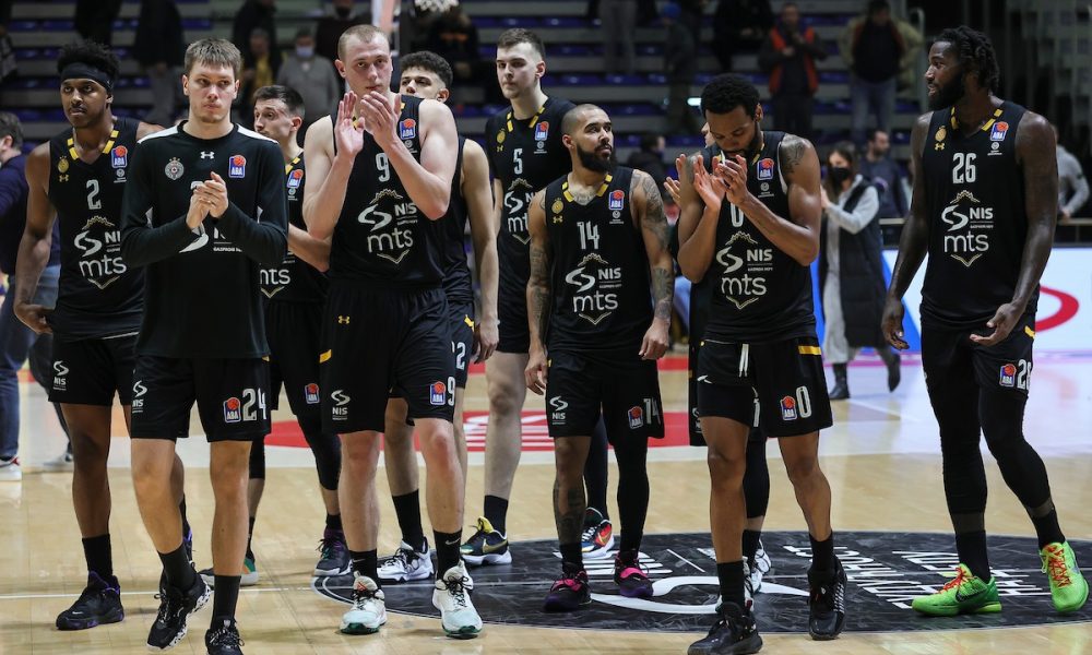 Partizan pao u grotlu Badalone