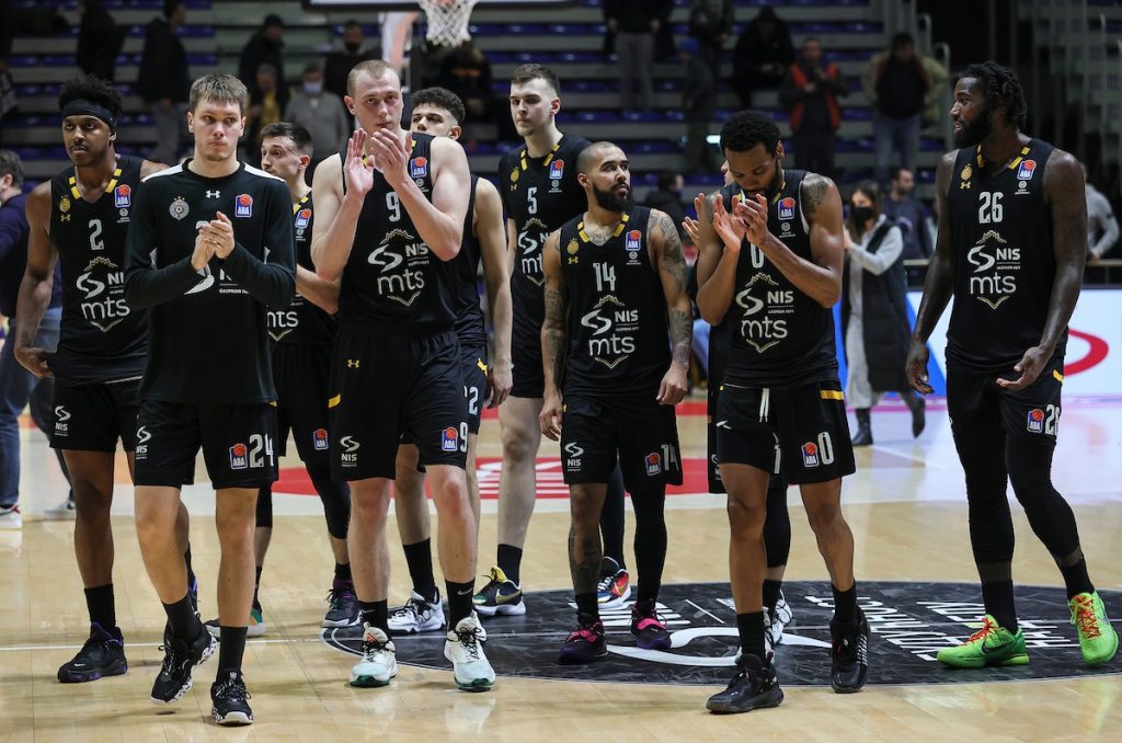 Partizan pao u grotlu Badalone