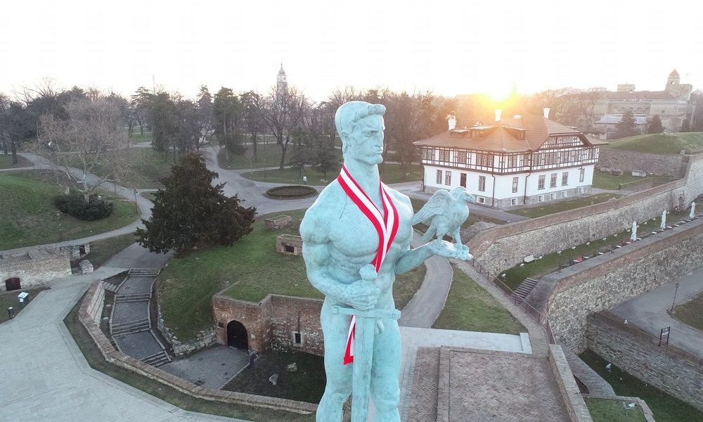 SIMBOL BEOGRADA U NOVOM RUHU Crveno-beli Pobednik (FOTO)