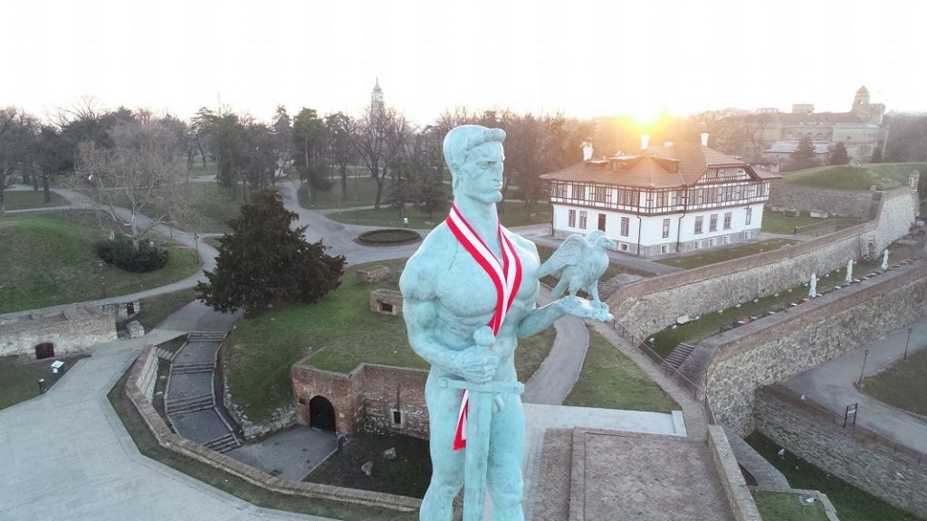 SIMBOL BEOGRADA U NOVOM RUHU Crveno-beli Pobednik (FOTO)