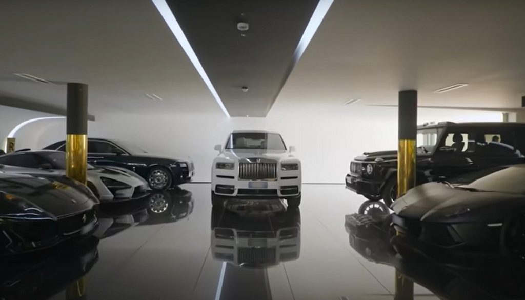 BLAGO NA ČETIRI TOČKA Georgina sve snimila… Najskuplji Ronaldov automobil vredi 2.000.000 evra! (VIDEO)