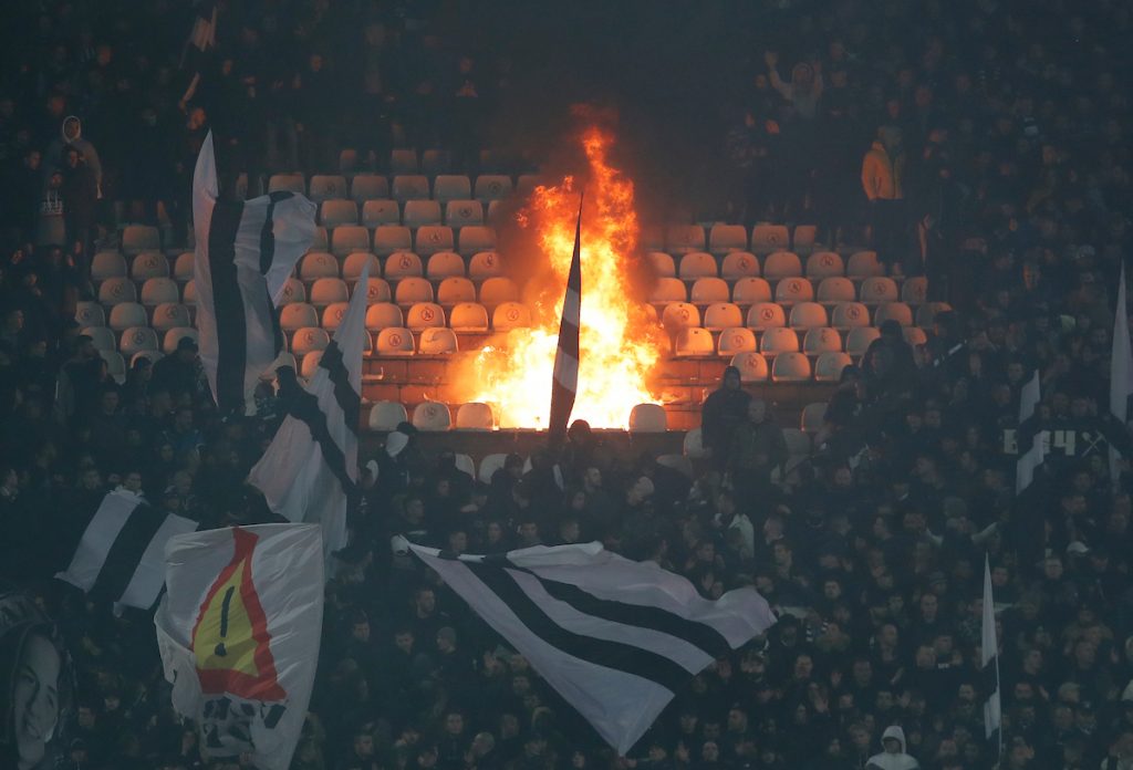ŠTETA NA JUGU Zvezda ispostavlja račun Partizanu za ono što su uradili „grobari“… Cifra nije zanemarljiva (FOTO)