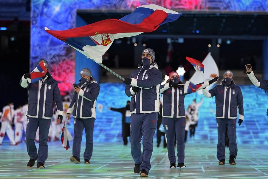 Otvorene Zimske olimpijske igre, Vukićević nosio srpsku zastavu