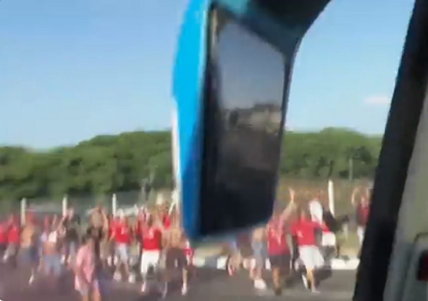 HAOS U BRAZILU Derbi odložen zbog napada huligana na autobus sa igračima protivničkog tima! (VIDEO)