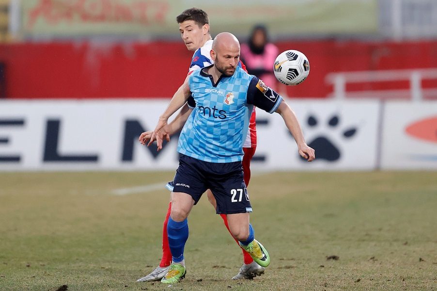 SUPERLIGA Napredak do boda u sudijskoj nadoknadi i to sa igračem manje