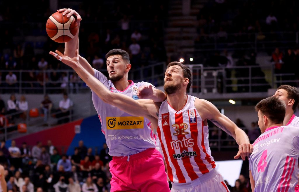 POLUVREME Mega pokazala zube crveno-belima! Zvezda na odmor ide sa plus šest!