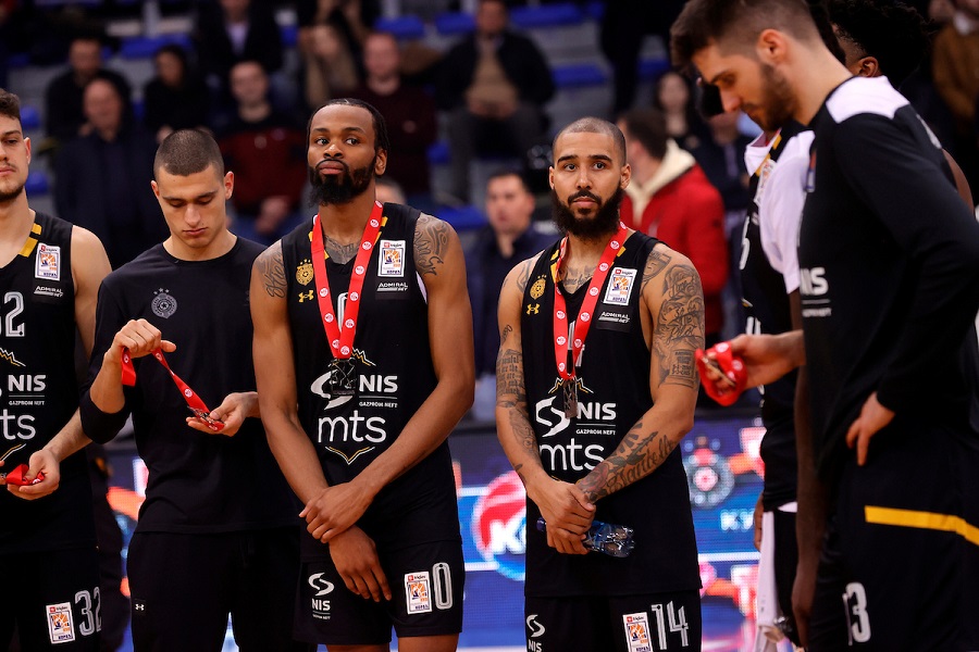 PARTIZANU NEDOSTAJE „PARTIZANŠTINA“ Pogledajte ponašanje Novice Veličkovića posle poraza u Nišu (VIDEO)