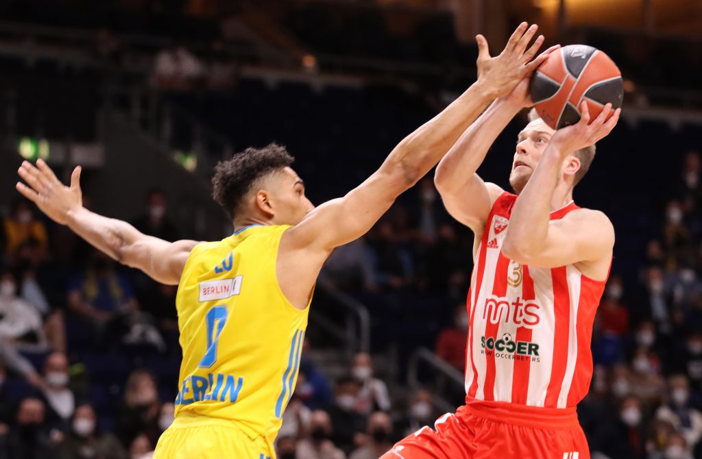 ZVEZDA SVE DALJE OD TOP 8 Alba srušila crveno-bele u Berlinu!