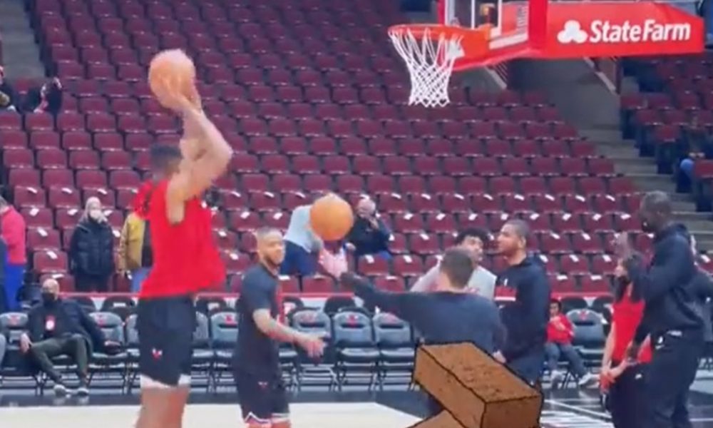 Tompson „ciglari“ za sve pare! Ima NBA prsten, a ne može da pogodi zicer (VIDEO)