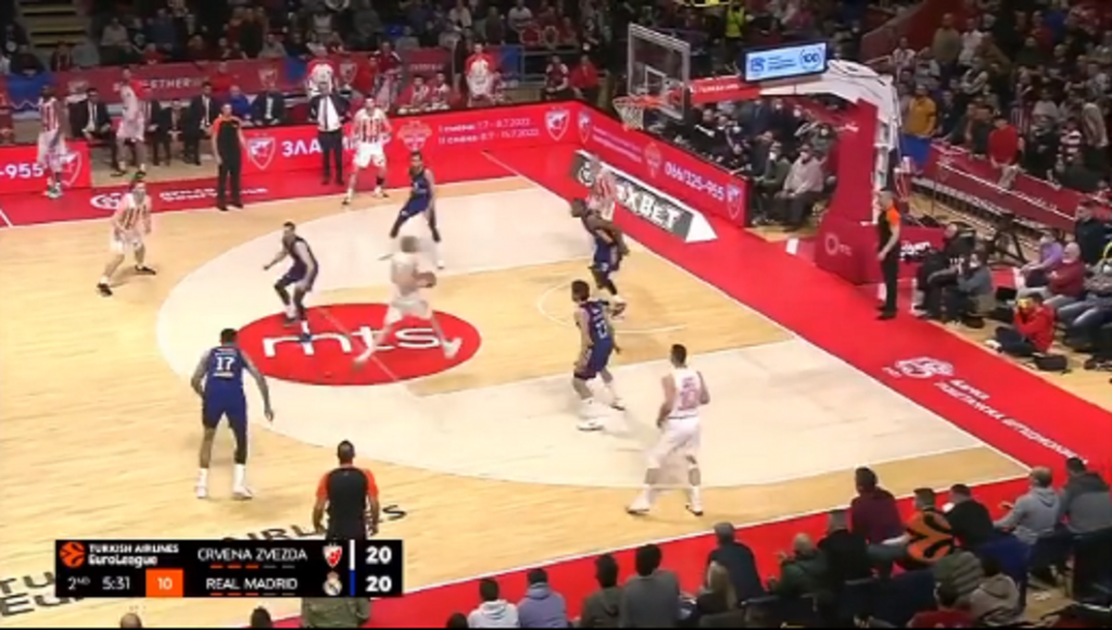 JEDAN LEVO, DESNO DVA Košarkaši Reala još „love“ Davidovca po dvorani Pionir (VIDEO)