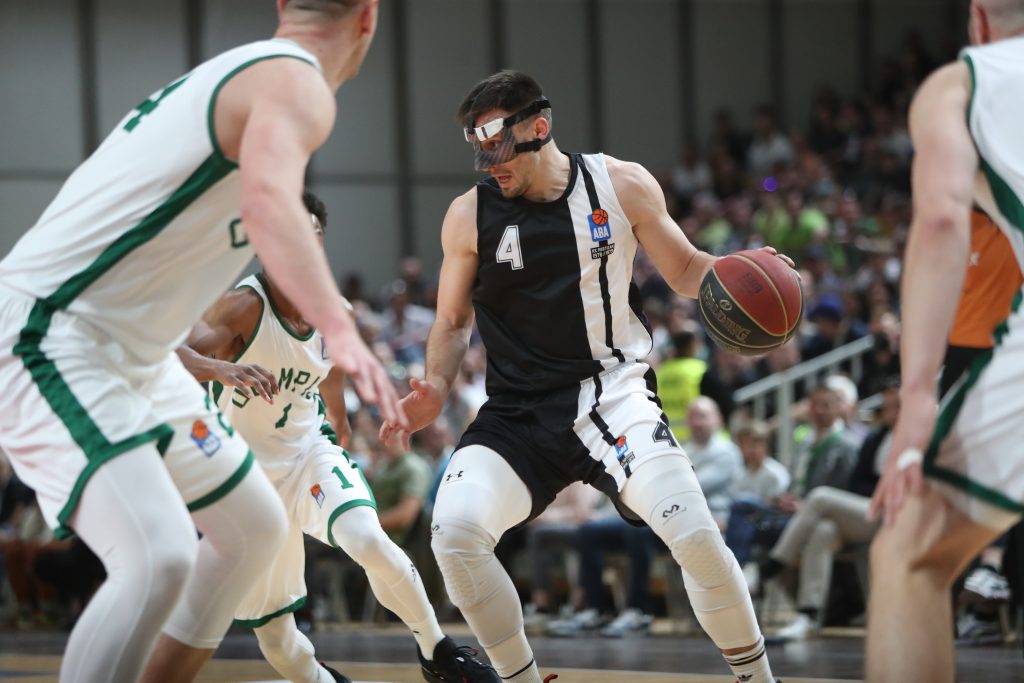 OD SJAJA DO OČAJA Partizan poklekao u Tivoliju! Panteru „pobegla“ lopta za pobedu! (VIDEO)