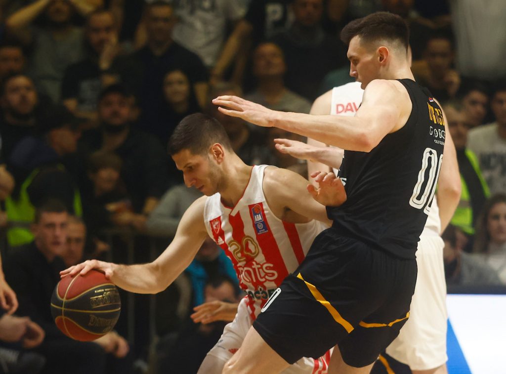 Zvezda, dan posle poraza… Davidovac oduševljava, Vajt na „dugom štapu“, Ivanović ne nalazi izlaz iz „kanala“