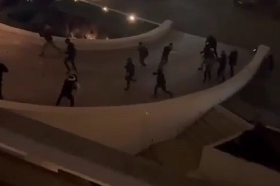 Isplivao novi snimak tuče navijača Zvezde i Rendžersa… Škot vikao: Pomozite im, pomozite im! (VIDEO)