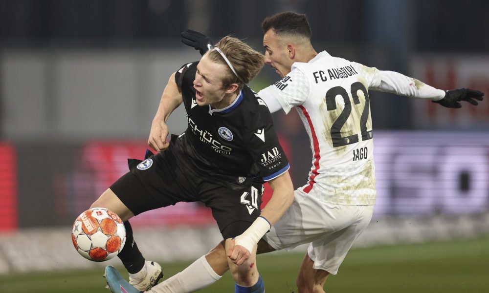 BUNDESLIGA Augzburgu derbi začelja