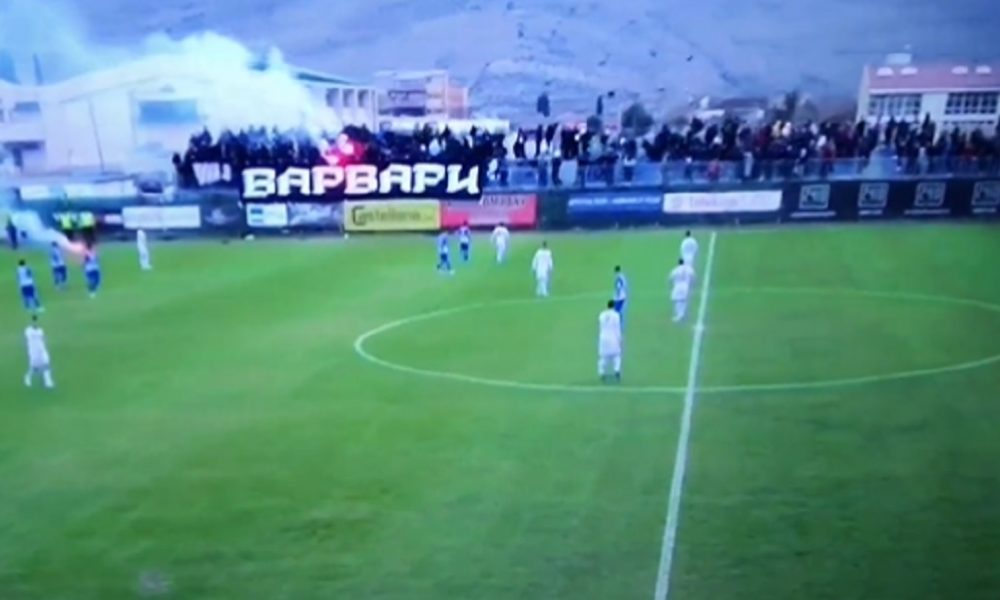 HAOS U CRNOJ GORI Letele stolice, kamenje i baklje, golman pogođen, derbi prekinut! (VIDEO)