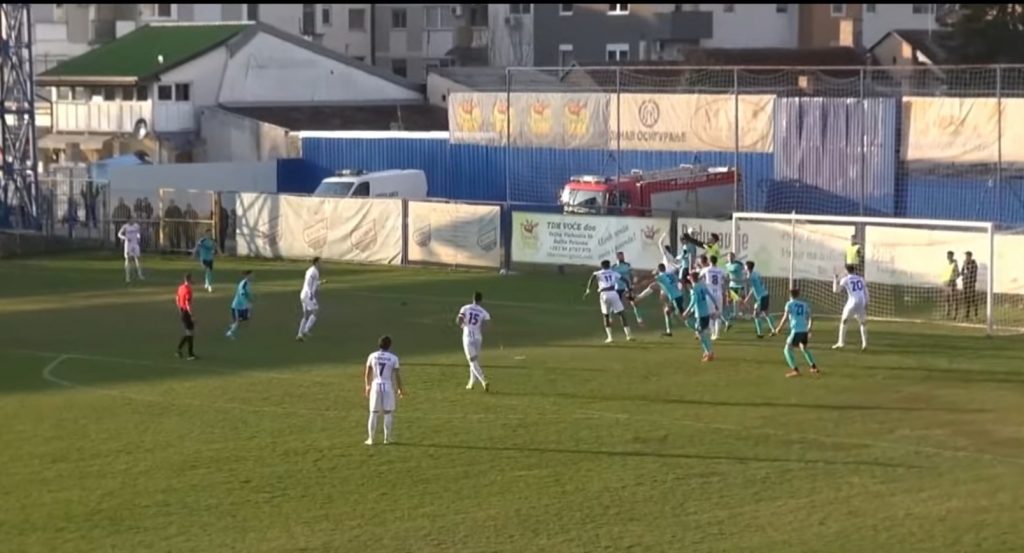 „BOŽIJA RUKA“ U BAČKOJ PALANCI Ivelja kao Maradona, namestio gol rukom, svi videli sem sudije (VIDEO)