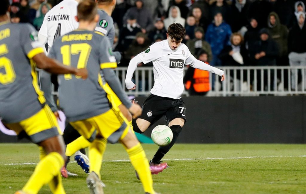Partizan ostao u školskoj klupi… Fejenord držao čas fudbala u Humskoj!