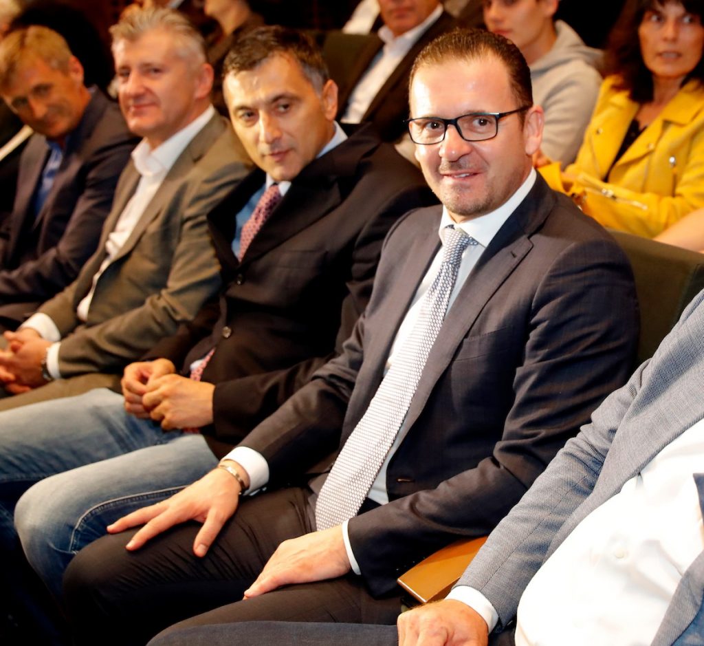MIJATOVIĆ: Iz Švedske su nas izbacili kao da smo smeće, kasnije smo bombardovani… Jesmo li mi Balkanci toliko loši da smo sve to zaslužili?