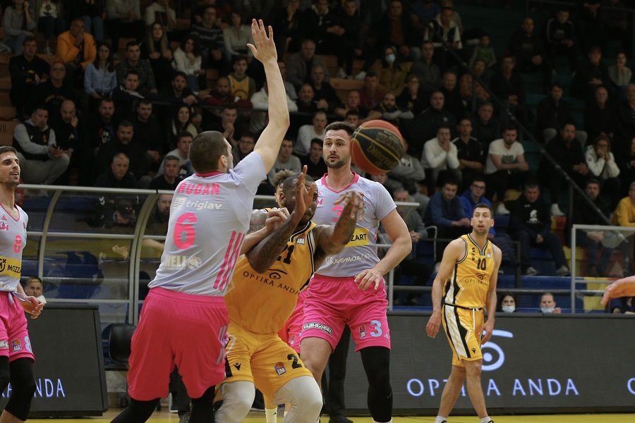Mega izgubila u Splitu, nije pomoglo ni 30 poena Simanića