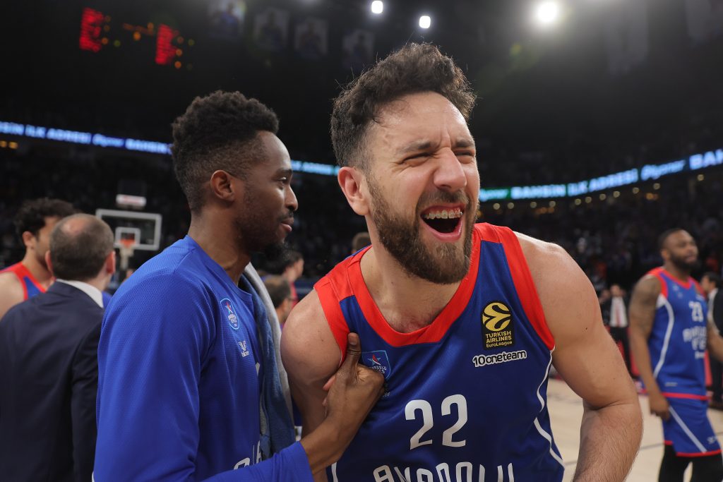 BRANIĆE TITULU U BEOGRADU Micić i Plajs odveli Efes na fajnal for!