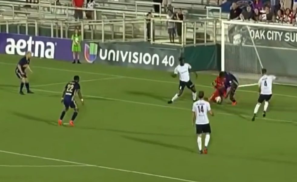 Ovo još niste videli! Majstori, koliko pokušaja vam treba da biste postigli gol? (VIDEO)