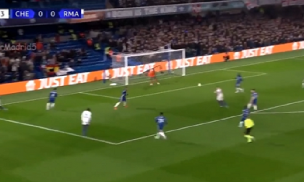 MA KAKAV KRALJ, ON JE CAR Dva gola Benzeme za muk na Stamford bridžu, prvi posle akcije iz udžbenika i gol glavom za TV špice (VIDEO)