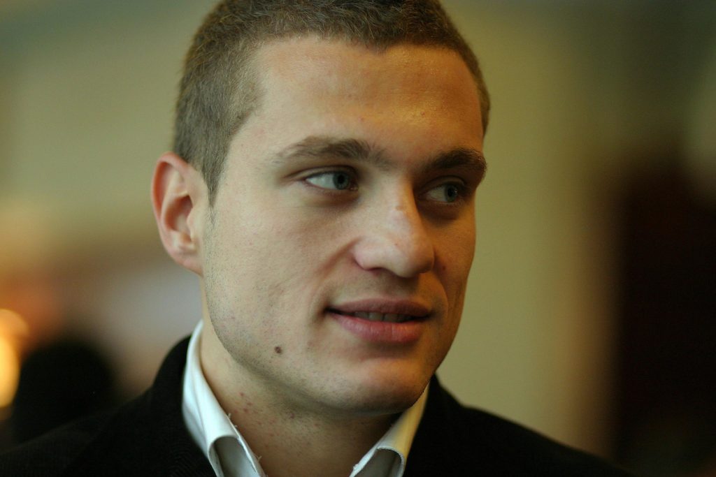 POČINJE „RAT“ NA UBU? Na stadionu Jedinstva osvanuli grafiti protiv Vidića i Matića: Marš… (FOTO)